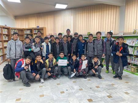 بازدید دانش آموزان مدرسه حاج سری به مناسبت روز دانش آموز